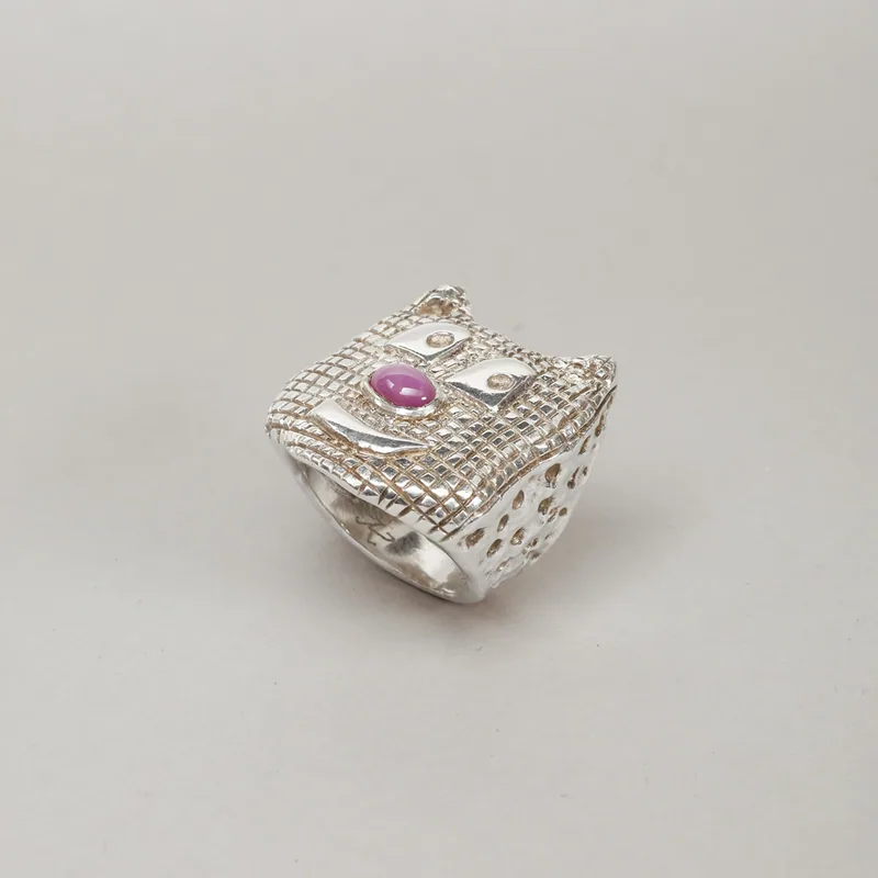 Red Nosed Cat Ring – Göran Kling