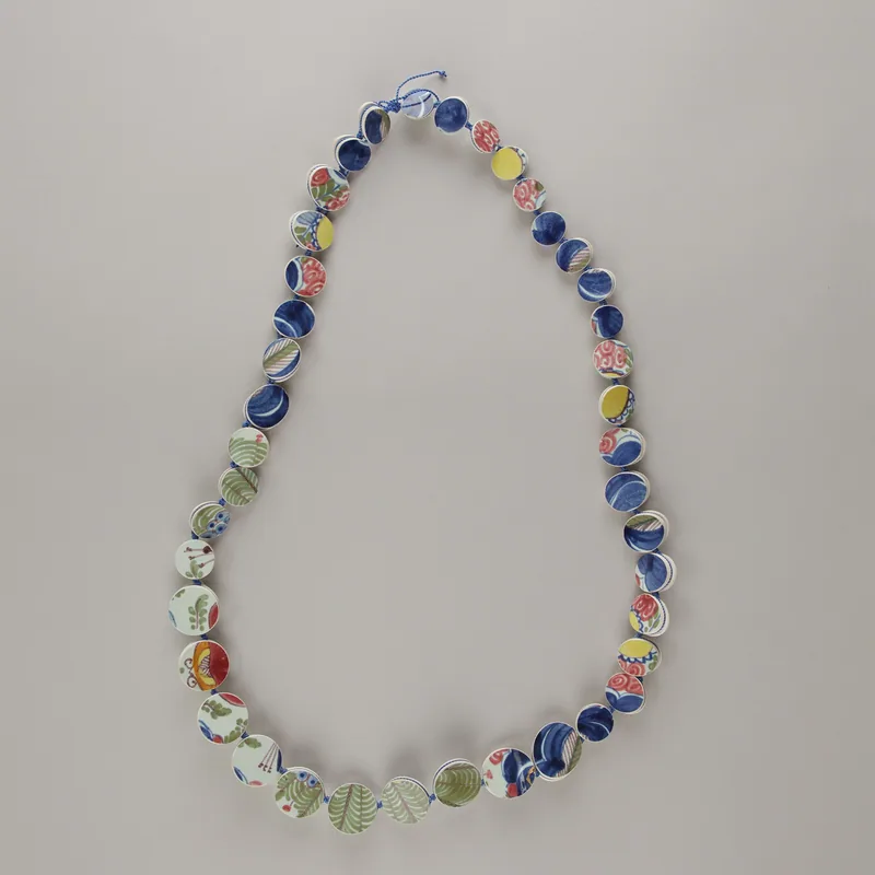 Coloured ‘Oud Delft’ Kitchen Necklace – Gésine Hackenberg