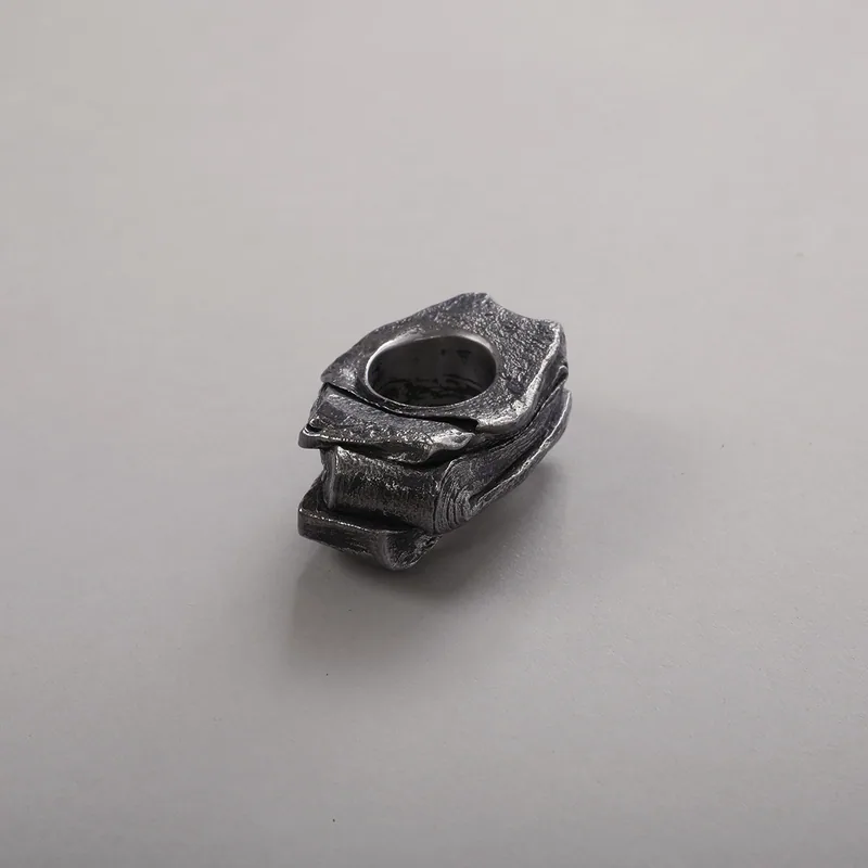 Sieidi Cikna No7, fingerskulptur – Janne Peltokangas