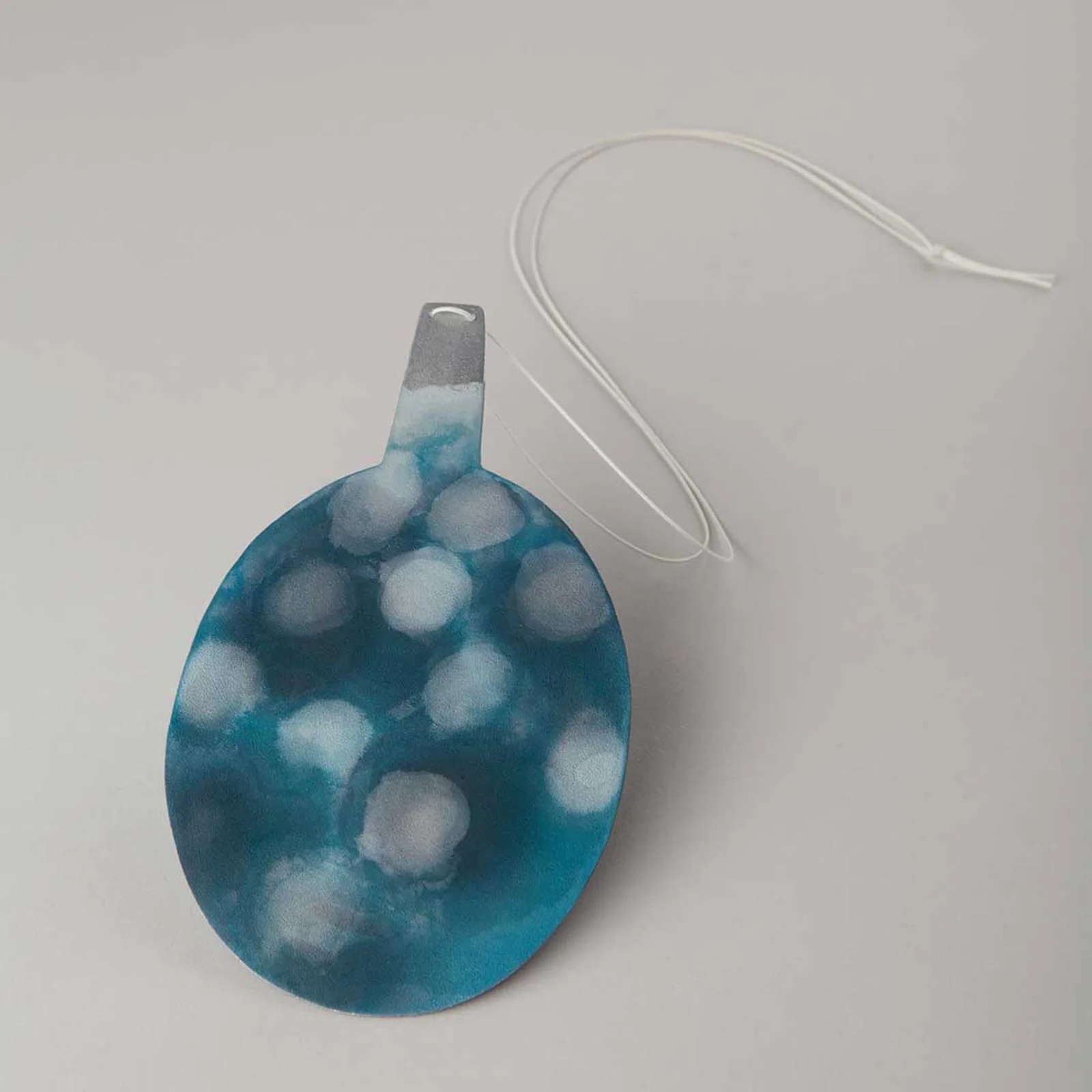 Halsband — bild 1 av 4