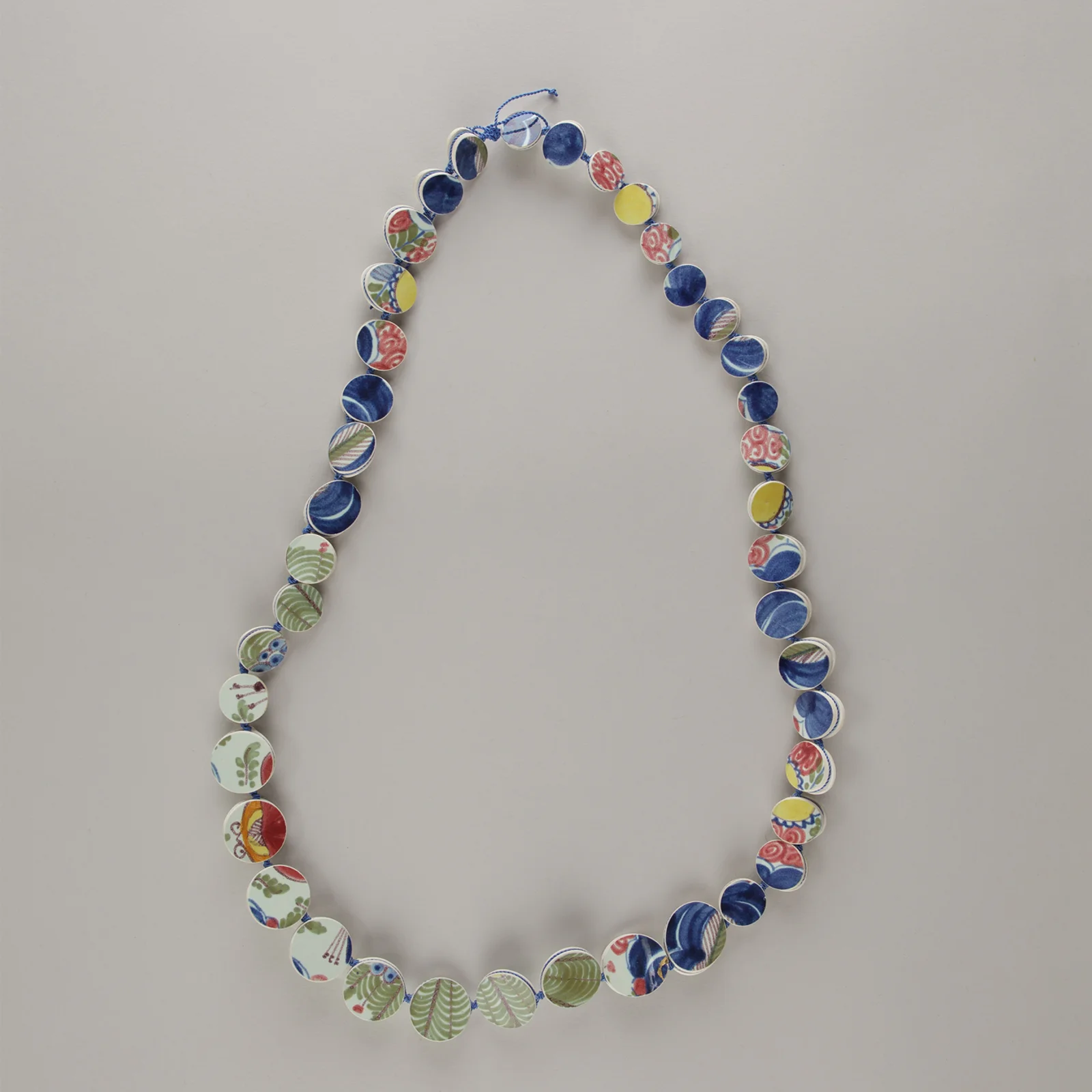 Coloured ‘Oud Delft’ Kitchen Necklace — bild 2 av 4